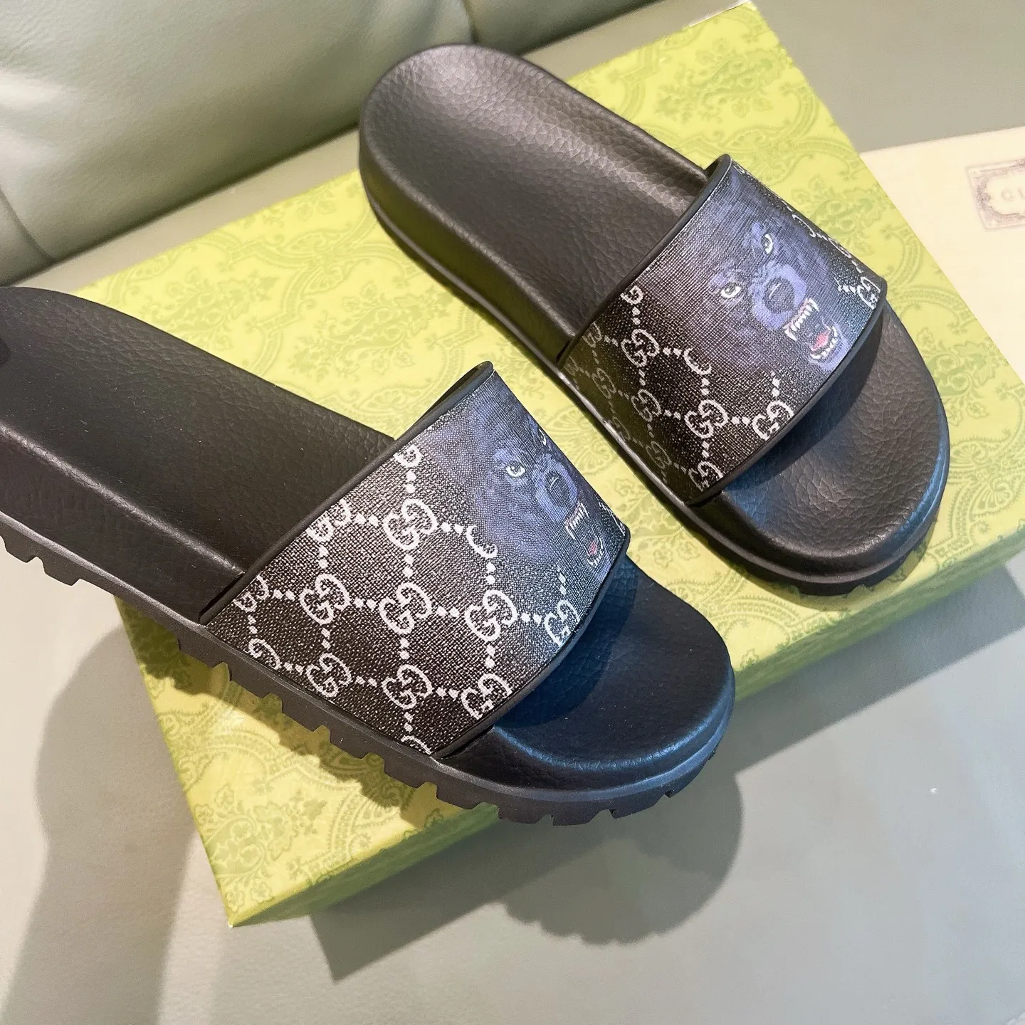 Men's Men's Shoes 130🐮🐮Gucci Gucci Slippers Gucci 2024 latest beach sandals slippers Original molding double G LOGO Original molding consistent Outsole: Men's Men's Shoes u double-layer outsole Size: 35-46